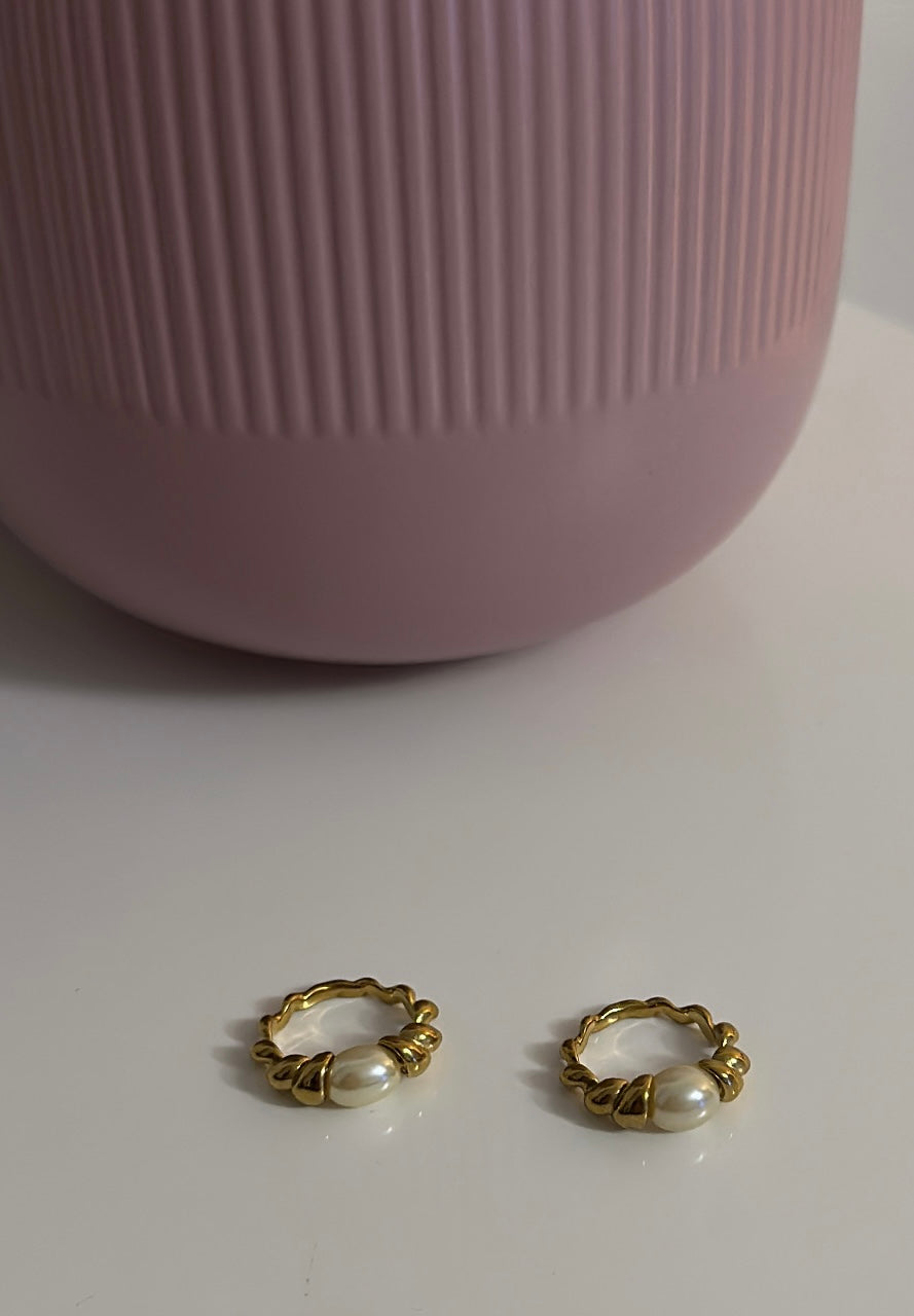 Croissant Rings